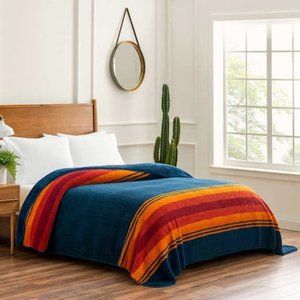 NEW Pendleton Queen Grand Canyon Multi Sherpa Blanket